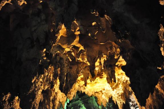 A caverna de Lol-Tun, no Yucatán, no sul do México